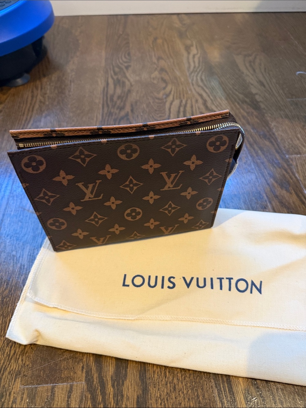 Cosmetic bag